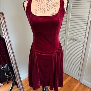 Chic Velvet Mini Dress in Rich Burgundy